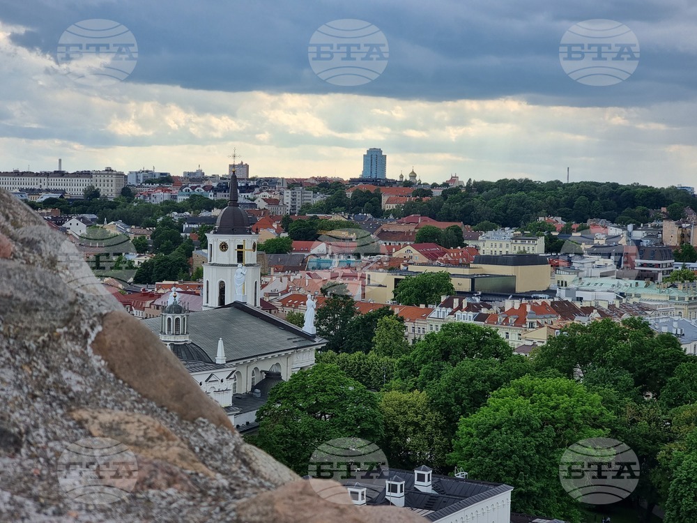 Летището в столицата на Литва отново затвори заради балони