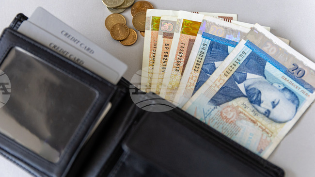 Средната заплата в България достига 2549 лв. през третото тримесечие и бележи ръст от 12 на сто на годишна база, по данни на НСИ