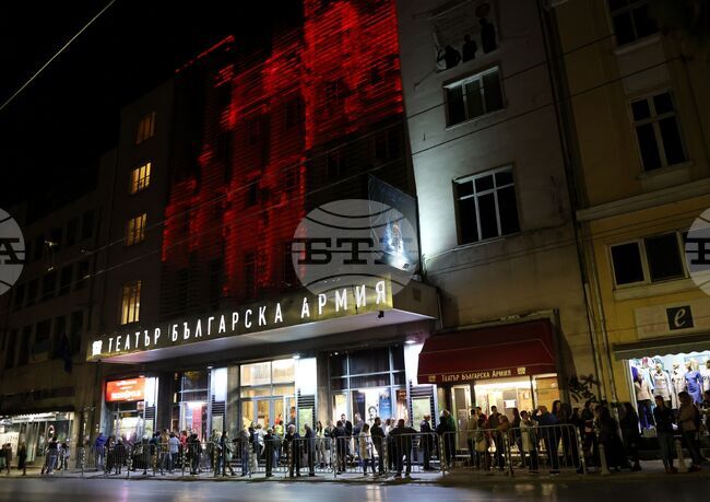 Театри - посещения