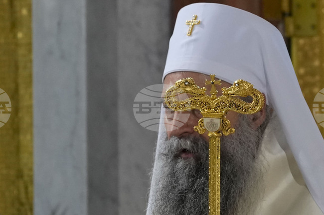 Словенски съд наложи условна присъда на сръбския патриарх Порфирий и енорията на СПЦ в Любляна за тормоз на местен свещеник; Белград реагира