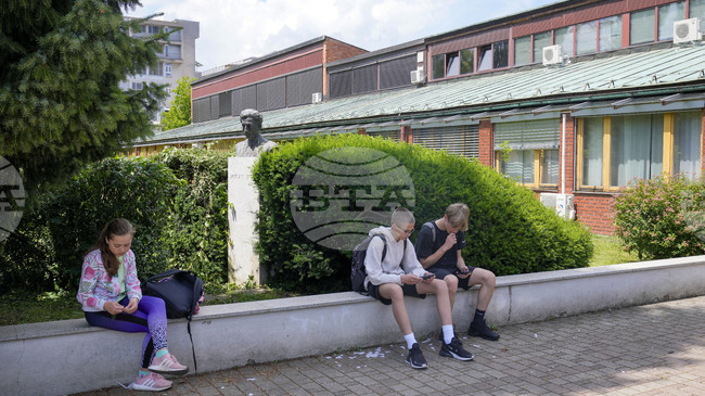 Ученик нападна своя съученичка с нож в словенско училище