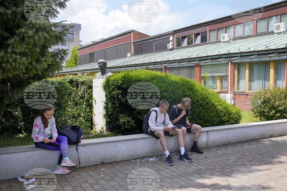 Ученик нападна своя съученичка с нож в словенско училище