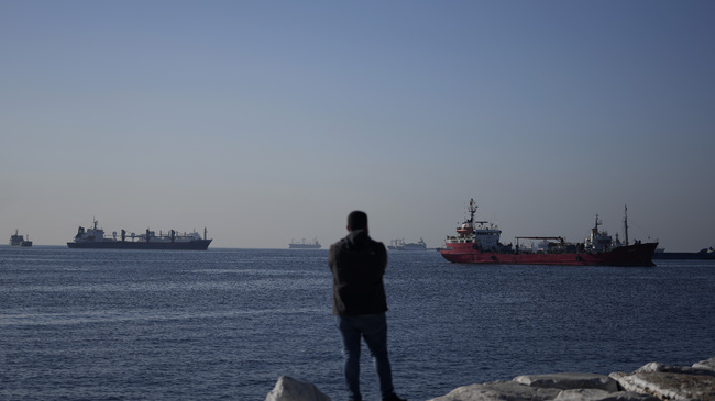 Turkiye Fines Foreign-Flagged Tanker for Air Pollution