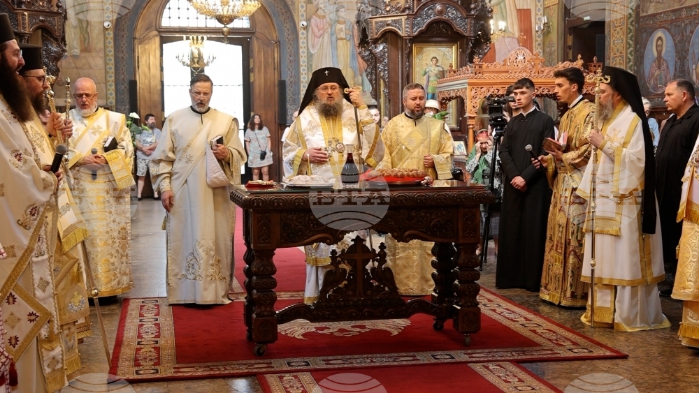 Заупокойни богослужения за три месеца от кончината на патриарх Неофит бяха отслужени в митрополитската катедрала "Св. Неделя"