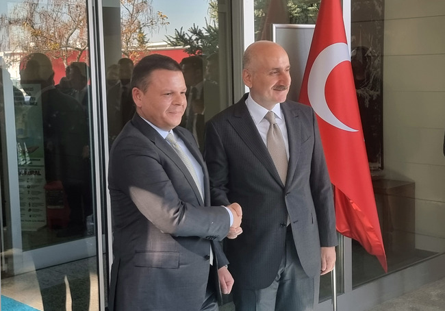 Bulgarian, Turkish Transport Ministers Discuss Intermodal Solutions, New Rail Link between their Countries
