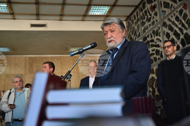 Пловдив - библиотека - дарение