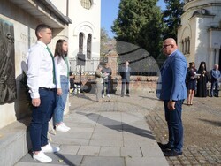 С празнично шествие и тържествена церемония Община Видин почете Деня на народните будители