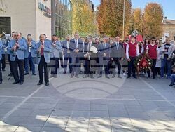 С ритуал пред паметника на Иван Вазов Плевен отбеляза Деня на народните будители