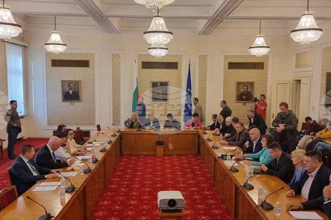 Парламент - БСП - Иван Гешев - среща