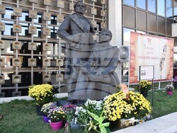 В деня на народните будители! Кметът Илко Стоянов откри паметник на българските възрожденци Димитър и Константин Миладинови в центъра на Благоевград