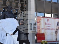 В деня на народните будители! Кметът Илко Стоянов откри паметник на българските възрожденци Димитър и Константин Миладинови в центъра на Благоевград