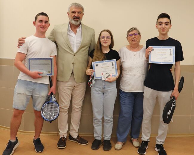 ОА Русе: Драгомир Драганов награди победителите в националния летен турнир по информатика, който се проведе в Русенския университет