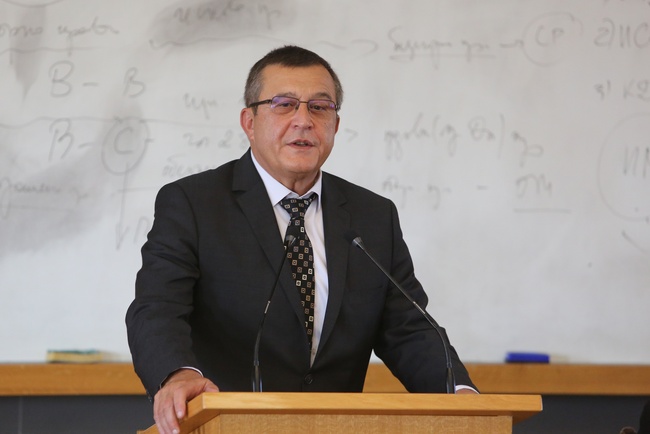 Юридическият факултет на Софийския университет е допринесъл най-много за юридическото образование в България, каза министър Сашо Пенов