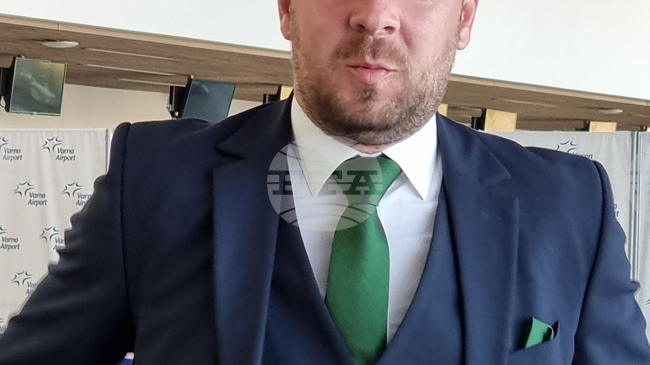 "Шансовете ни за титла намаляха драстично", призна техническият директор на Лудогорец Козмин Моци