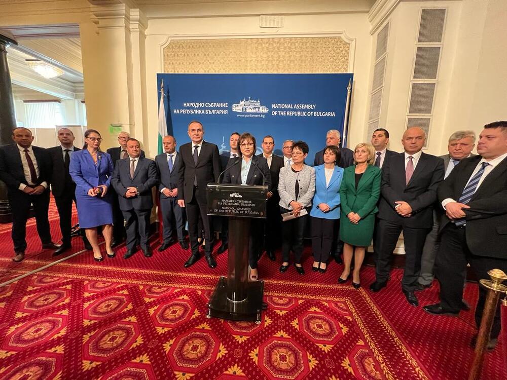 Корнелия Нинова: Няма да позволим да поставят БСП на колене по който и да е въпрос - ние сме свободни хора