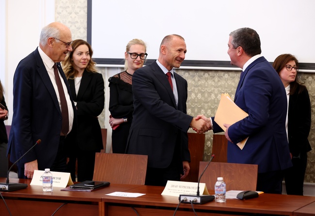 Министерството на енергетиката поддържа концепцията за подпомагане на бизнеса за високите цени на тока