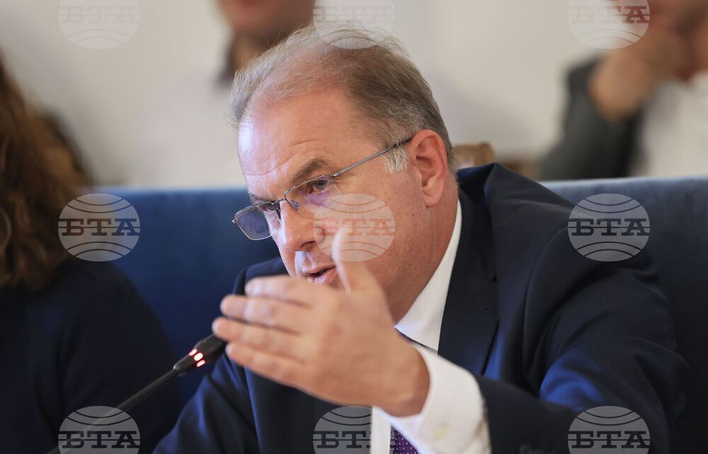 Парламент - Комисия по правни въпроси - заседание - Радомир Чолаков