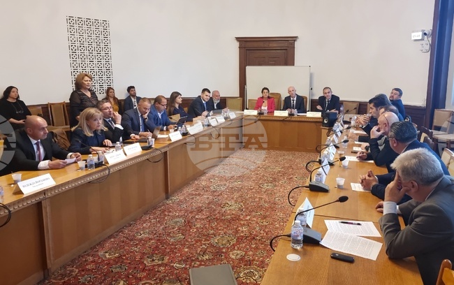 Парламент - Комисия по регионална политика, благоустройство и местно самоуправление - заседание