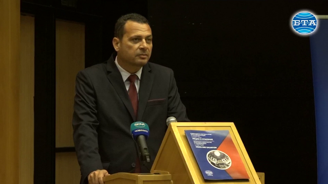 Българските медии винаги са били проводници на взаимовръзката между българските общности, каза председателят на комисията по културата и медиите Иван Ченчев