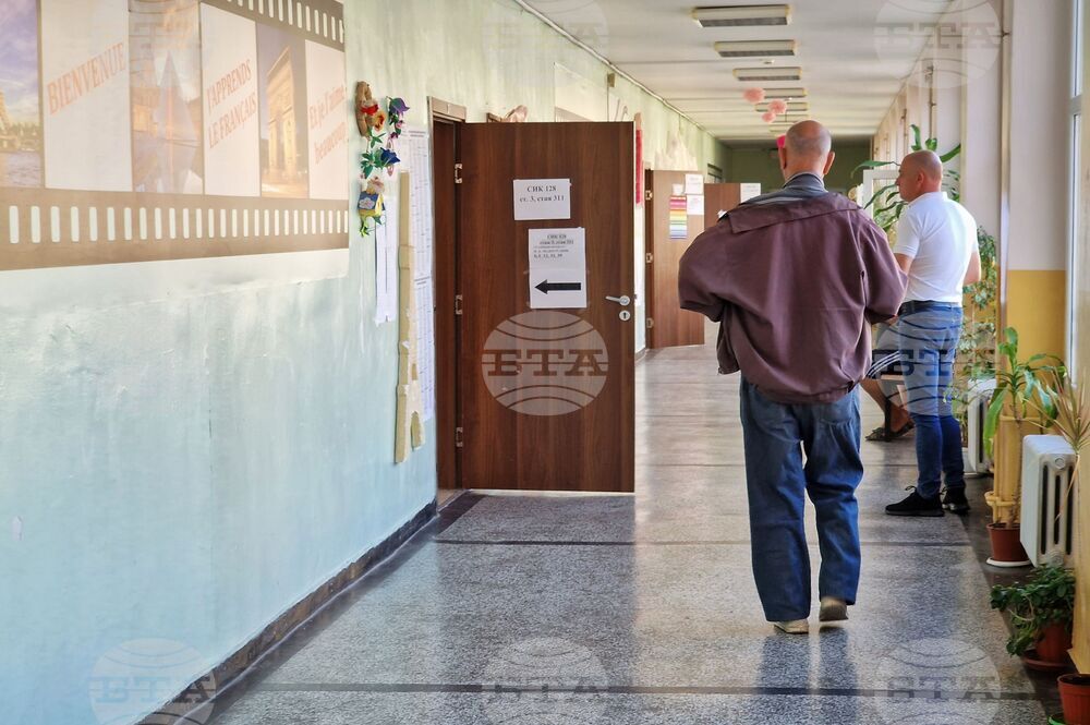 Бургас - парламентарни и евроизбори - начало на изборния ден