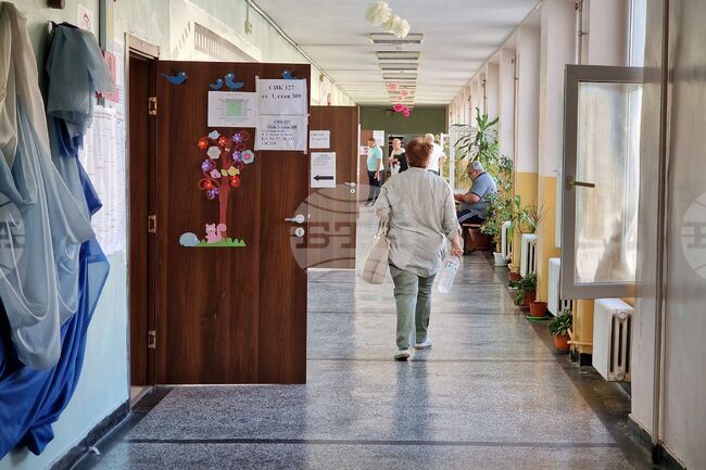 Бургас - парламентарни и евроизбори - начало на изборния ден 
