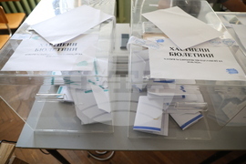 София - парламентарни и евроизбори - начало на изборния ден