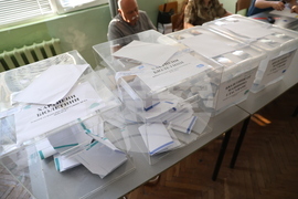 София - парламентарни и евроизбори - начало на изборния ден