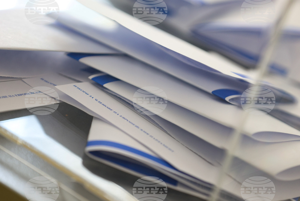 София - парламентарни и евроизбори - начало на изборния ден