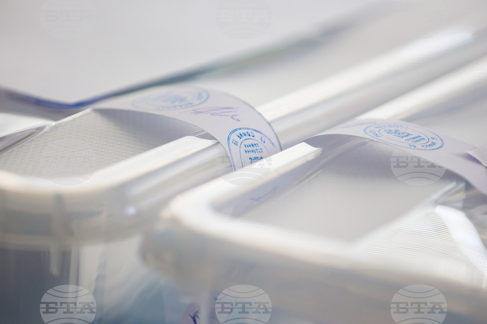 София - парламентарни и евроизбори - начало на изборния ден