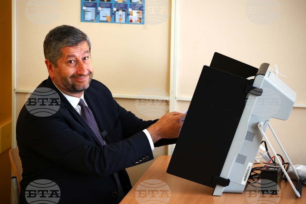CC-DB Co-Leader Ivanov Urges Bulgarians to Vote and Choose Least Evil or Whatever Good They See