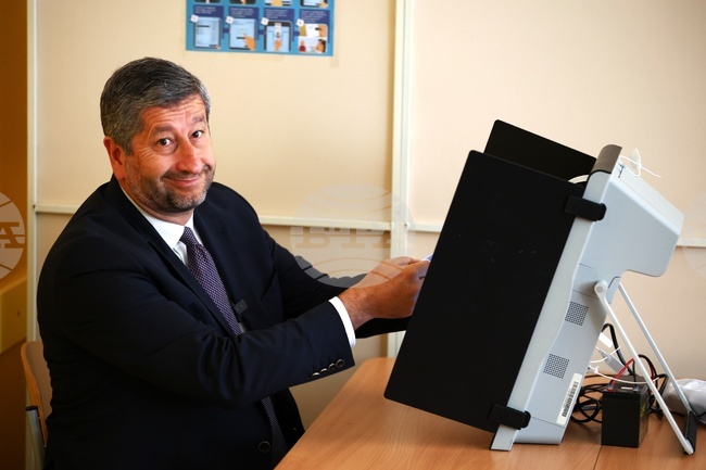 Христо Иванов - избори - гласуване