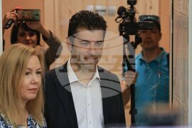 Избори за Европейски парламент и Народно събрание - Кирил Петков - гласуване