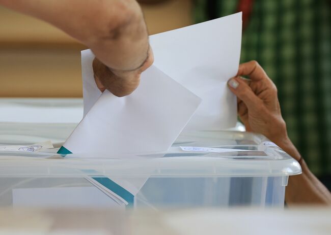 Radev-backed Formation Tops Mid-February Survey, Five Parties Clear Parliament Threshold, Two in Contention