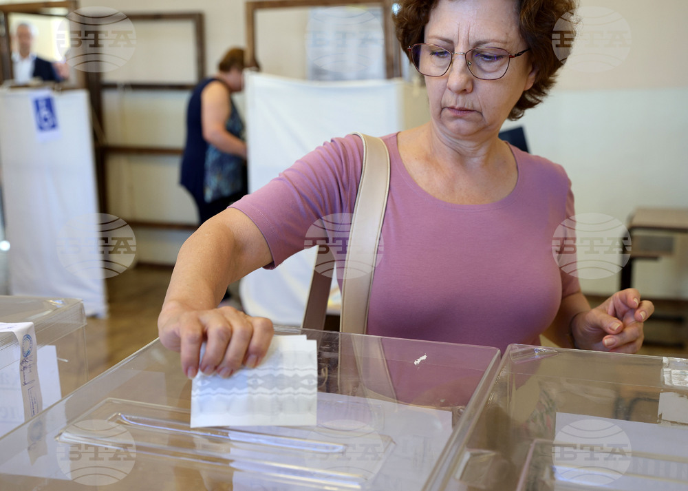 Към 11:00 часа във Варненска област за Народно събрание са гласували 7,96 процента от избирателите, а за европарламент – 7,78 на сто