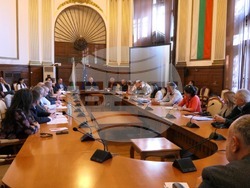 МЗХ - Изготвя се нова Национална стратегия за прилагането на схемите „Училищен плод“ и „Училищно мляко“