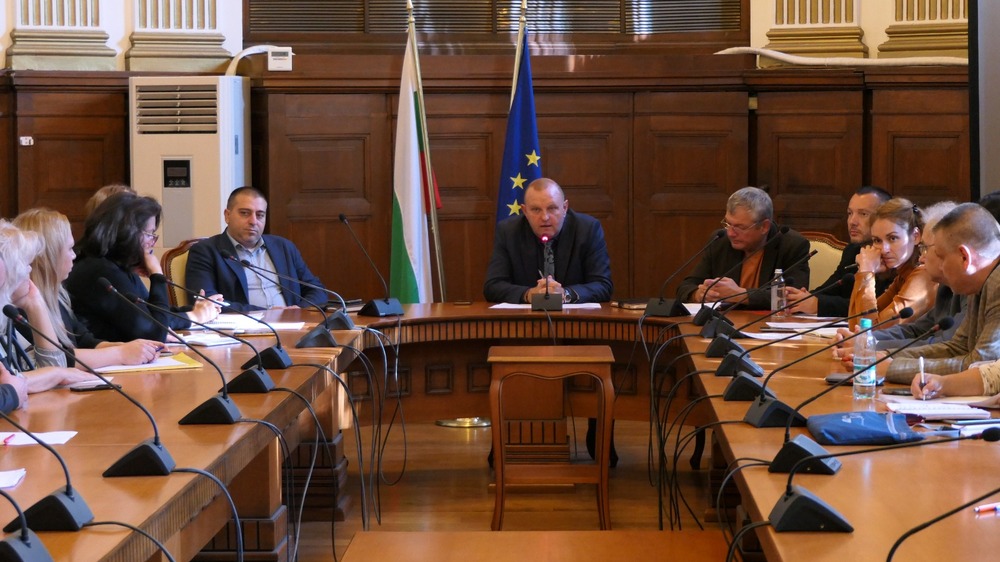 Изготвя се нова Национална стратегия за прилагането на схемите „Училищен плод“ и „Училищно мляко“