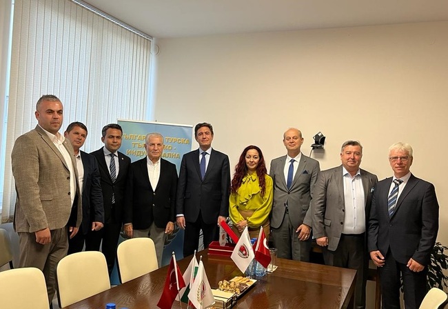 Посланик Ангел Чолаков посети БТТИК