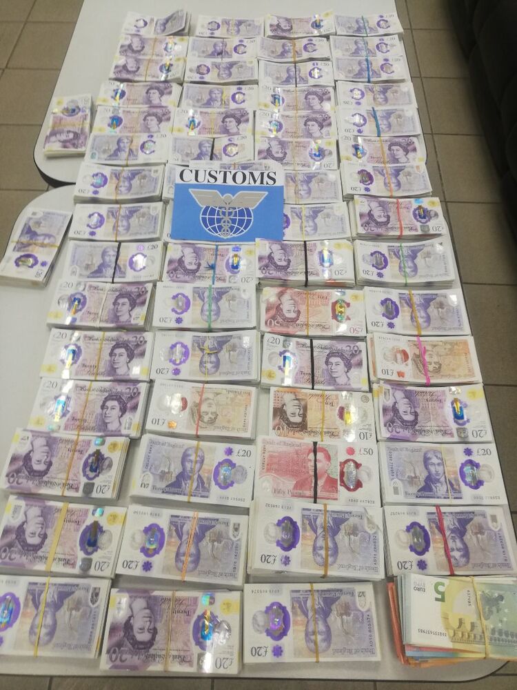 Недекларирана валута на стойност 286 463 лв. откриха митническите служители на МП Оряхово
