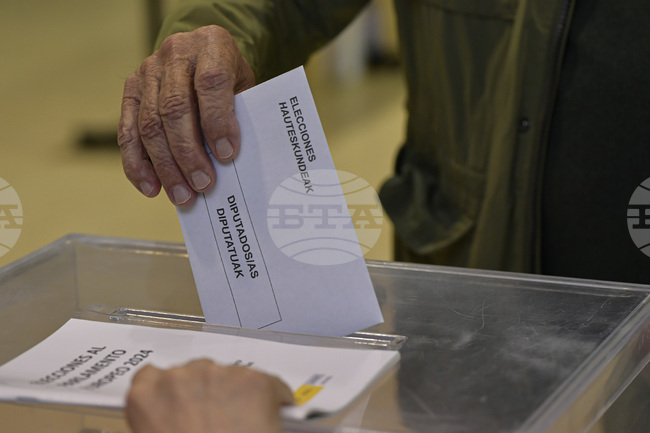 Испанската управляващата партия загуби на регионални избори, крайната десница подобри резултата си