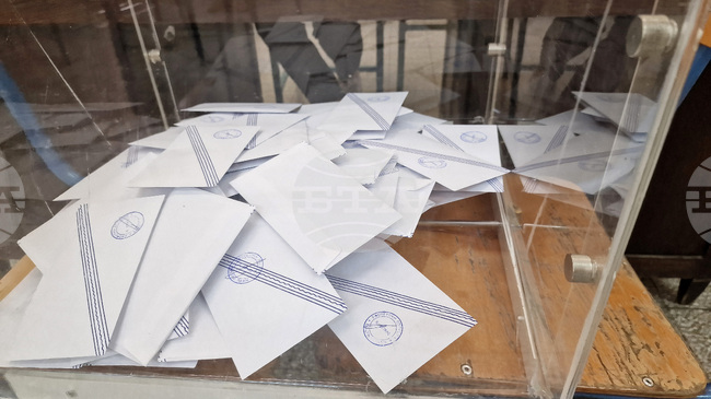 Гръцкото правителство предлага отделен избирателен район и гласуване по пощата за гърците в чужбина