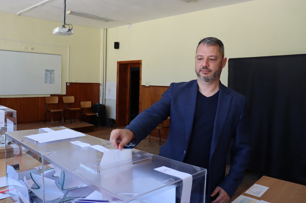 Делян Добрев: В последните три години хората изпитаха достатъчно трудности. Надявам се този труден период да е преминал