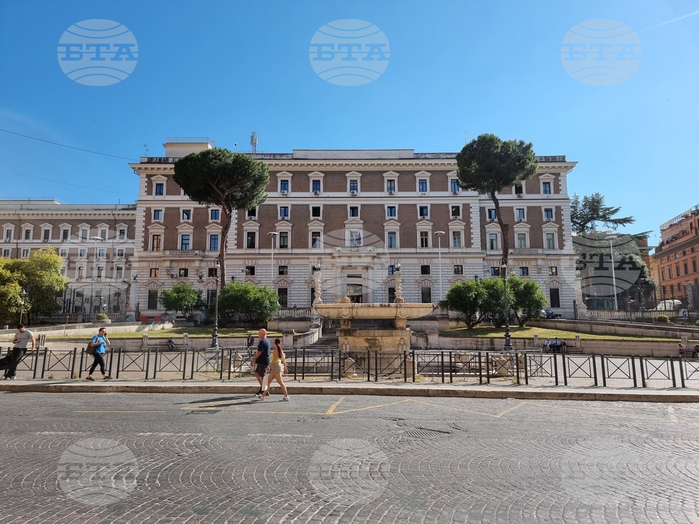  Италия - Рим - втори ден на изборите за Европейски парламент