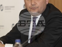 Илхан Кючюк участва в конференция на високо ниво за сигурност и енергетика в Букурещ