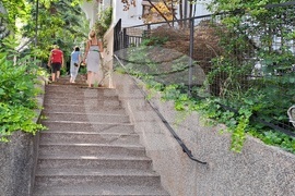 Хърватия - български избиратели пред секцията в Загреб