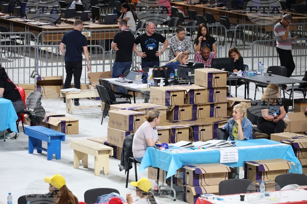 Бургас - парламентарни и евроизбори - предаване на изборни книжа