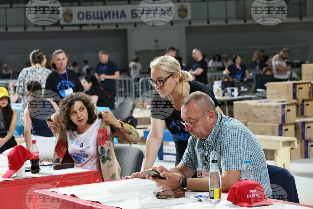 Бургас - парламентарни и евроизбори - предаване на изборни книжа