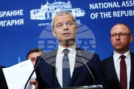 Парламент - "Възраждане" - пресконференция