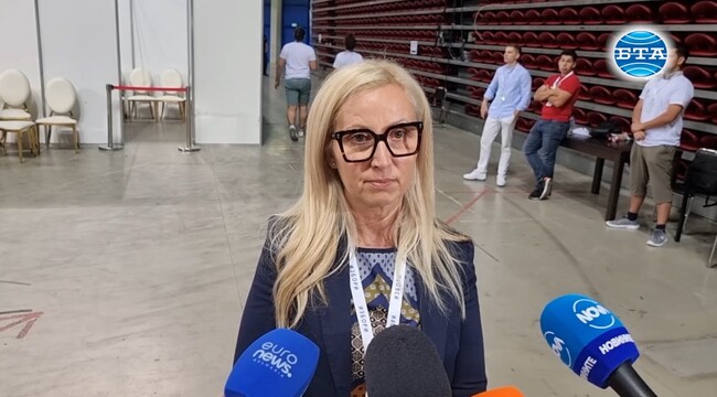 Приемането на протоколите от секционните избирателни комисии няма да приключи до утре на обяд, каза секретарят на 23-та РИК Полина Витанова