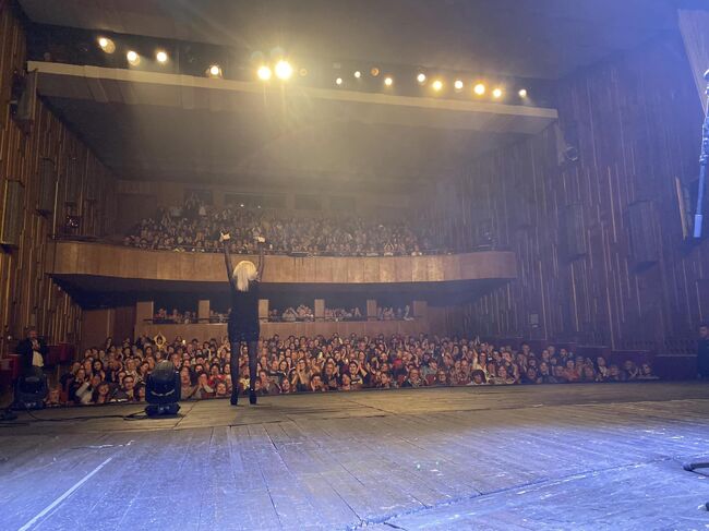 След  концерта в Ловеч Лили Иванова благодари на публиката и на кмета Корнелия Маринова