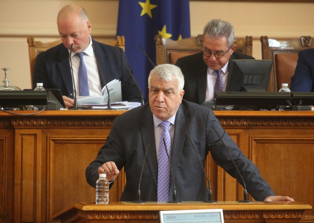 Проф. Румен Гечев: БСП няма да подкрепи хартиените самолети, когато има нужда от средства за социални програми